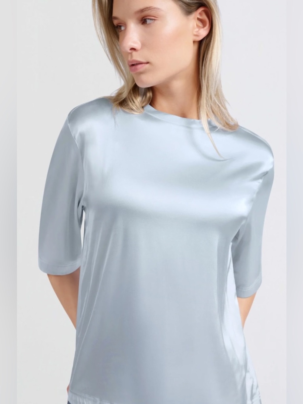 Baby blue satin t-shirt - Picture 3 of 7